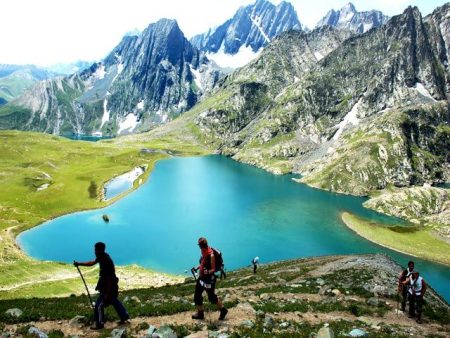 Top 5 lake trek in india